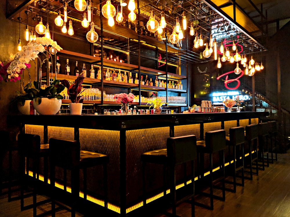 Bar Counters & Club Lounges